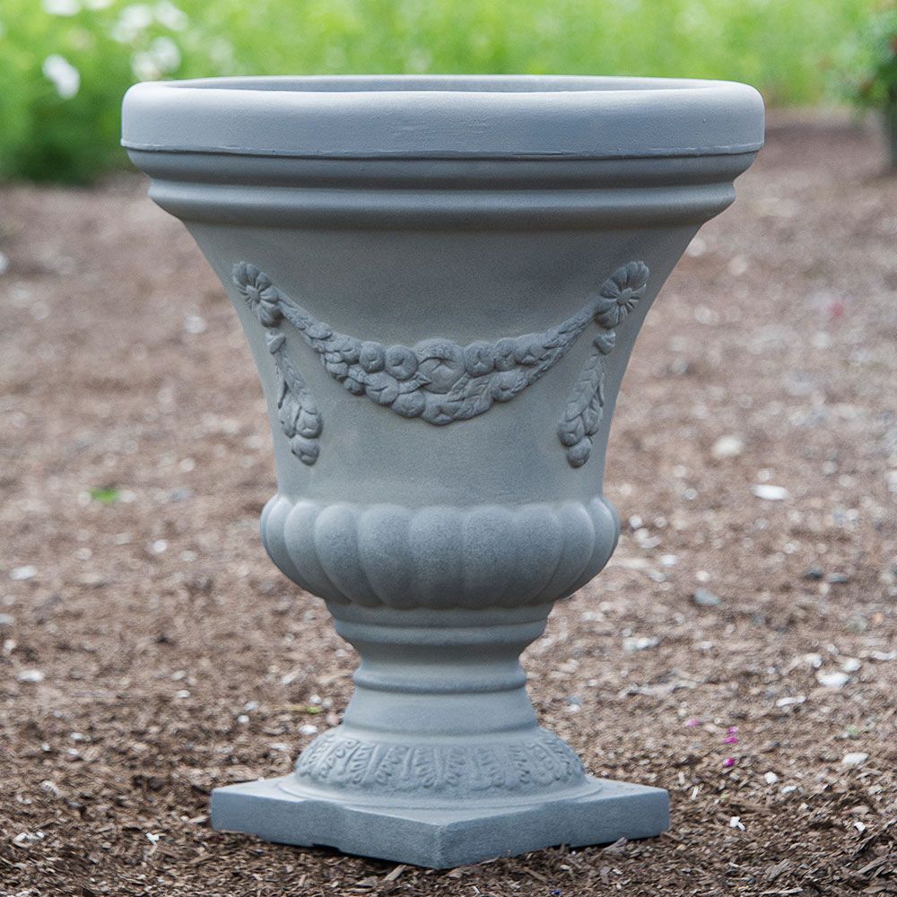 Festonada Urn | White Flower Farm